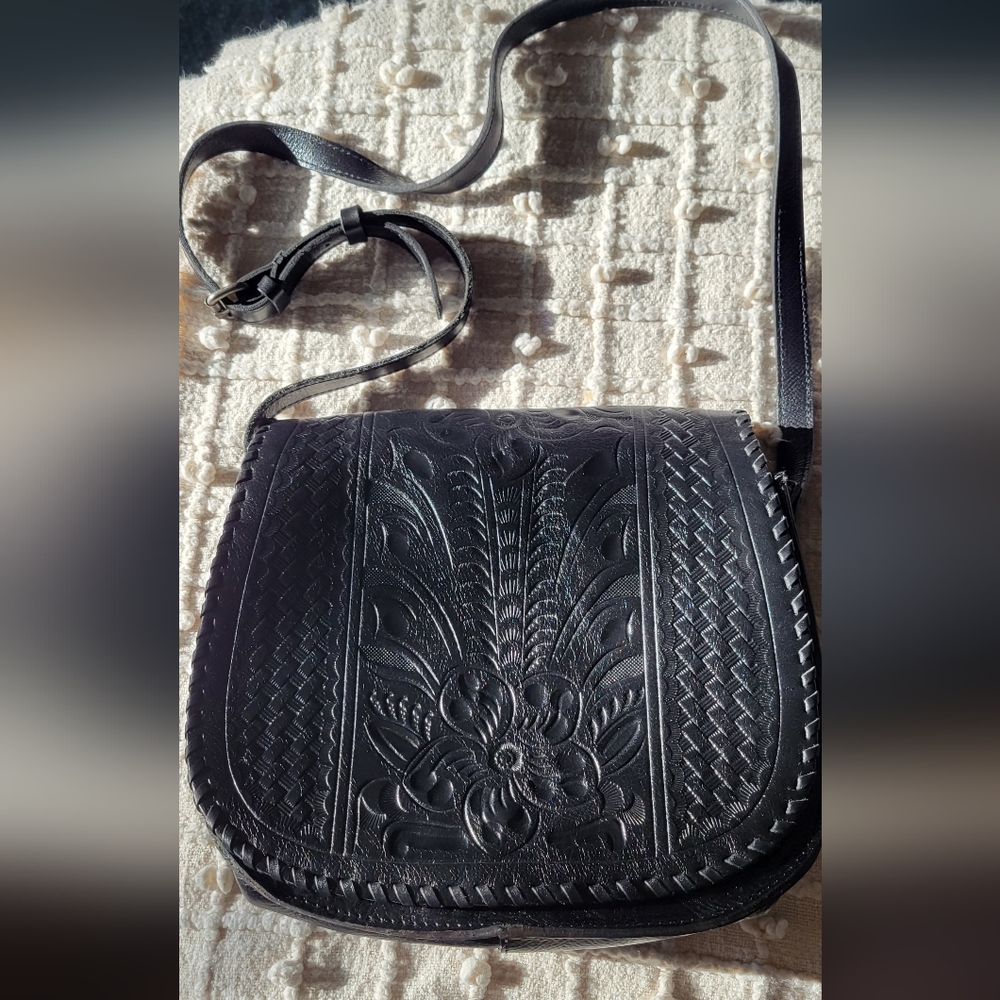 New without tags Patricia Nash bag and bonus wallet !!